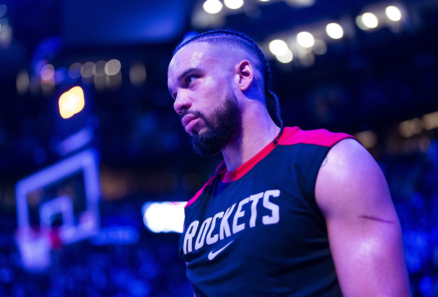 拼尽全力！狄龙末节9分 全场12中8拿到21分3板&三分8中5